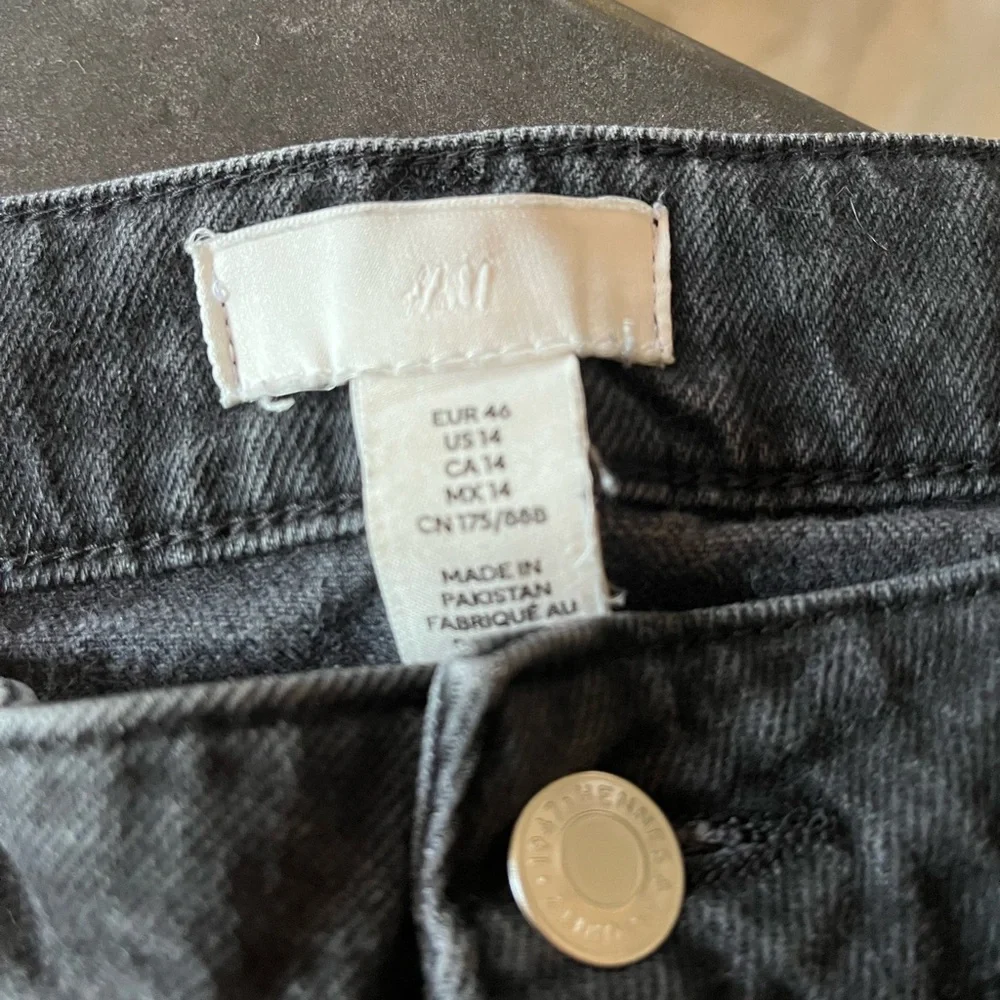 H&M Black flare jeans - Picture 2 of 4